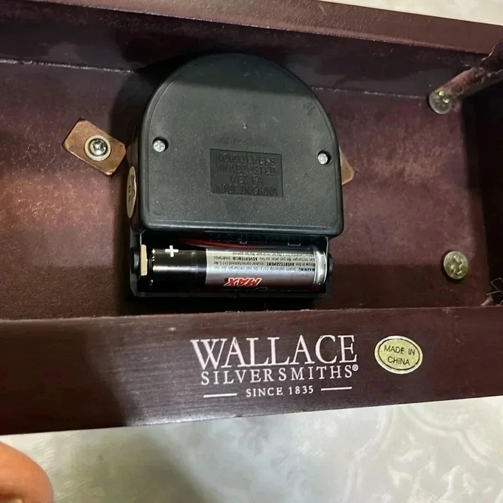Wallace Silver Smith vintage clock M